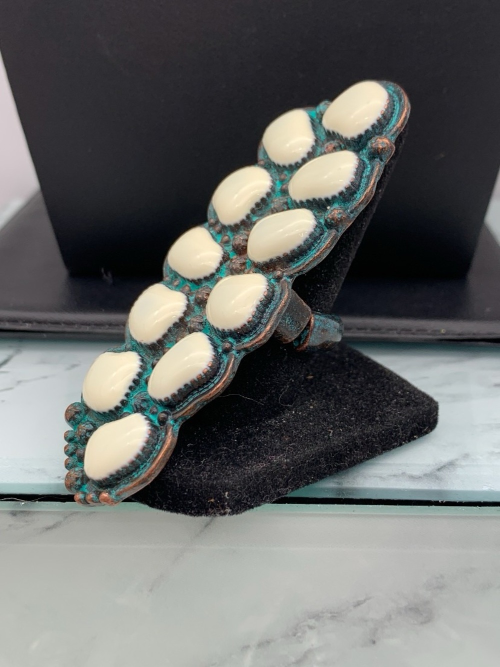Large Cream enamel Antique-Style Stretch Ring Turquoise with colored Accents
